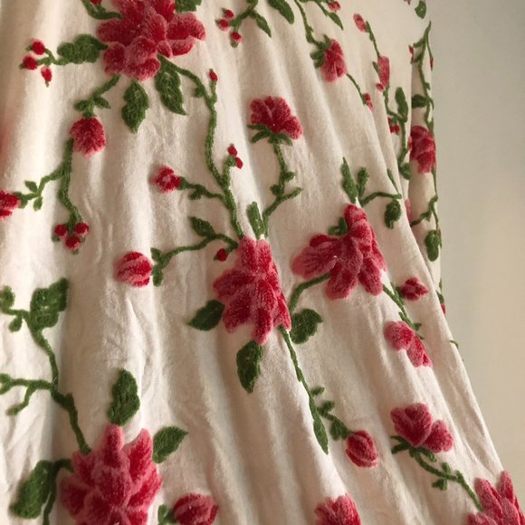 Rose Sweater - Picture 2 of 4